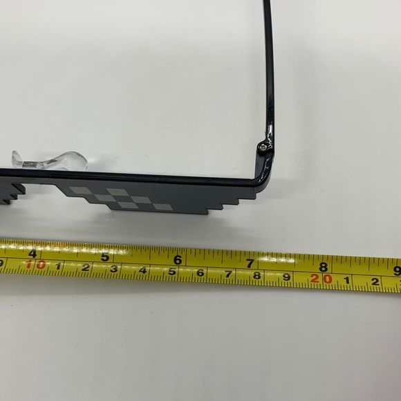 Meme 8-bit pixelated sunglasses 🕶 old school game - Picture 12 of 12